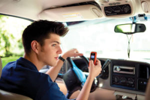 Avoid These Common Causes of Distracted Driving | AICA Jonesboro